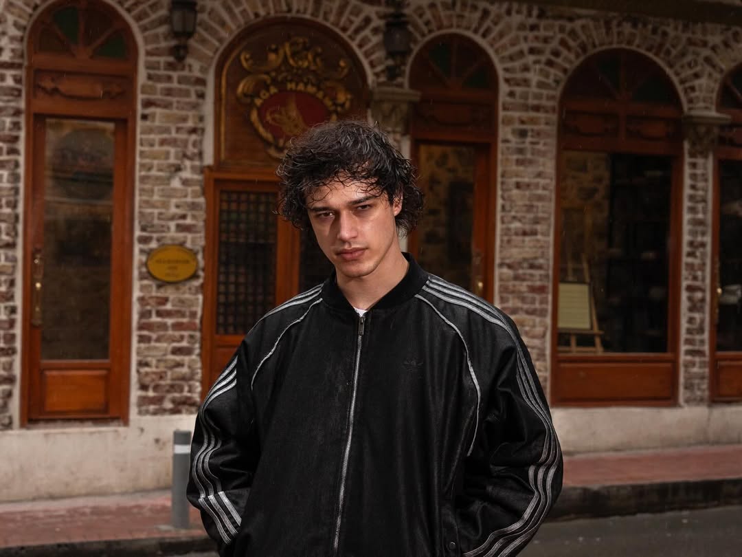 Cine este Kaan Mirac Sezen, actorul care îl interpretează pe Cemo în serialul „Ai nimănui” de la Kanal D