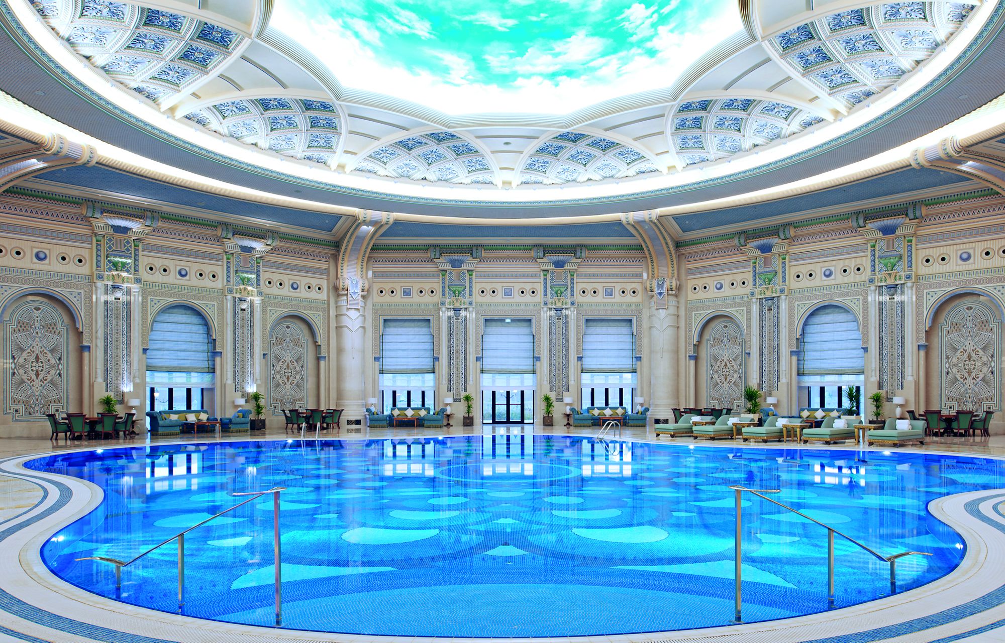 GALERIE FOTO| Prinții saudiți arestați sunt închiși în Ritz Carlton. Cum arată ”închisoarea”