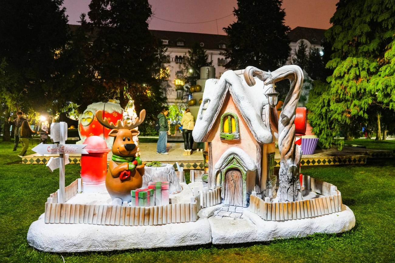Peste 100.000 de oameni au fost la deschiderea Târgului de Crăciun din Craiova. Programul pentru noiembrie și decembrie