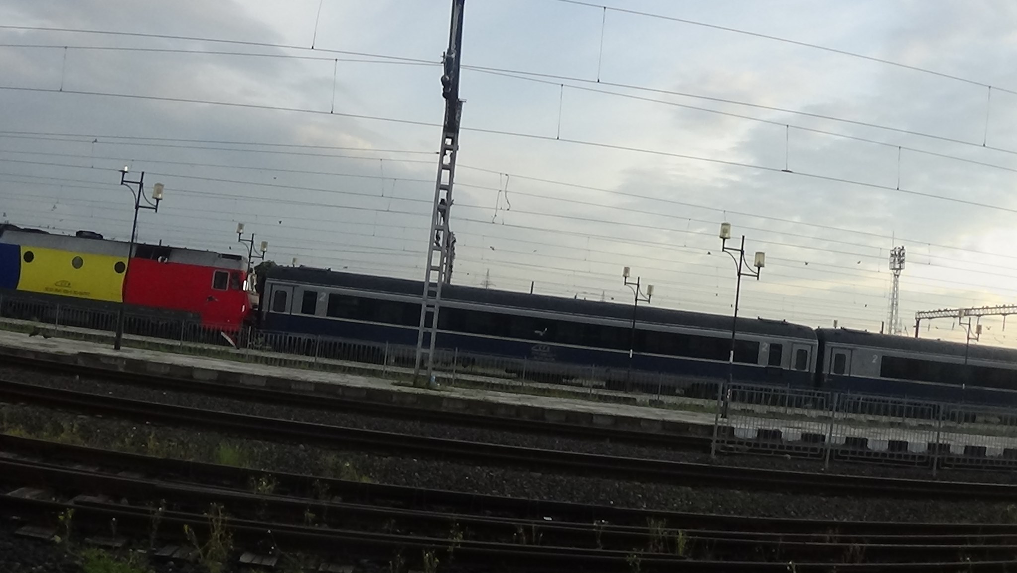 Sebastian Frenț, tânărul nevăzător care are canal de YouTube dedicat trenurilor: „Am cutreierat deja cei 8.000 de kilometri de cale ferată din România”