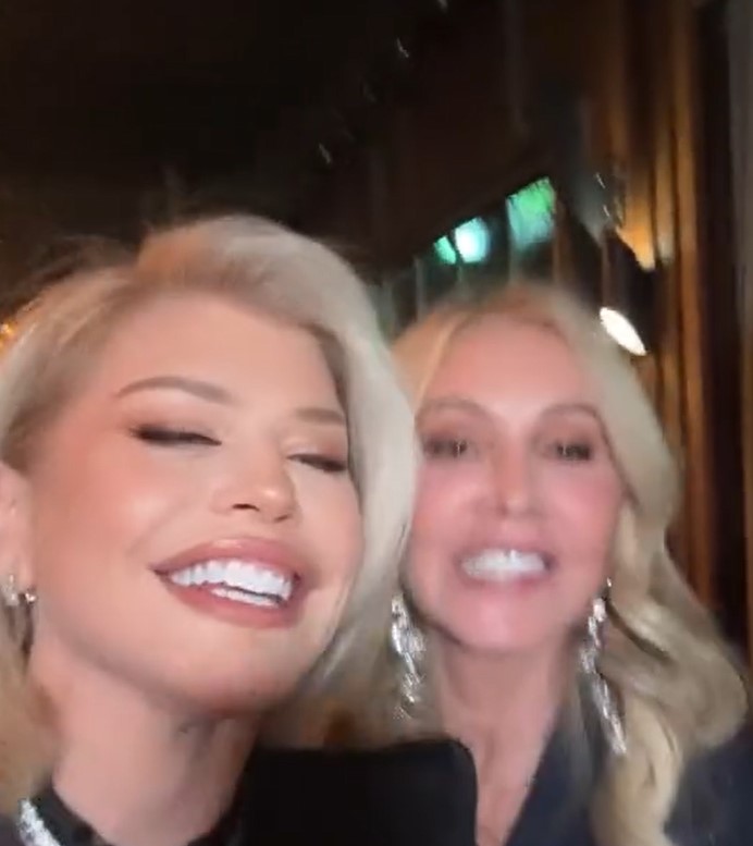 Anastasia Soare și Loredana Groza, show neașteptat la un eveniment din România: „Mă las de sprâncene și mă apuc de cântat!”