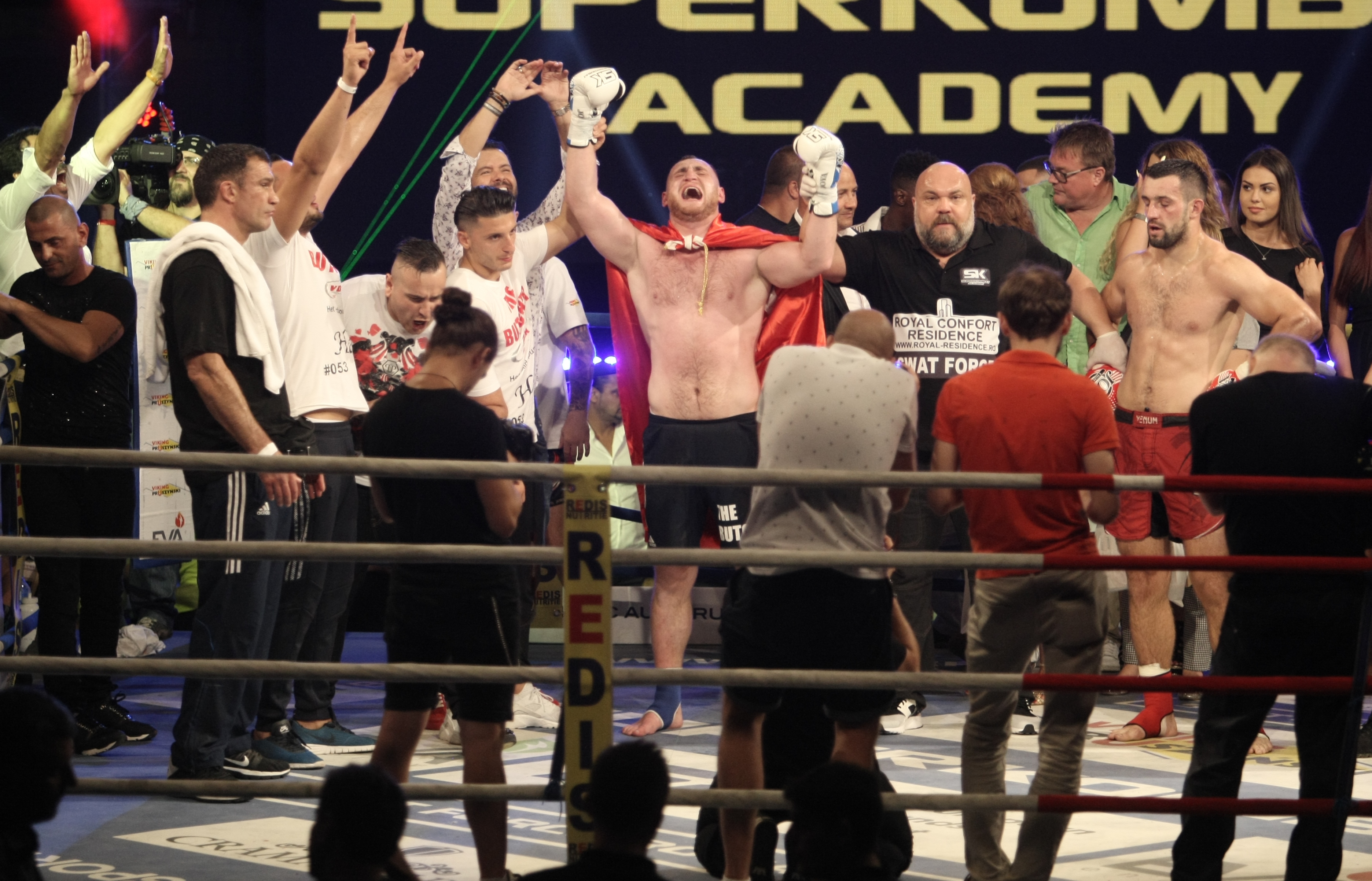 Superkombat. Seară cu pumni și cu picioare, dar nu de domnișoare! Bacary Sagna a venit la show | REZULTATELE GALEI