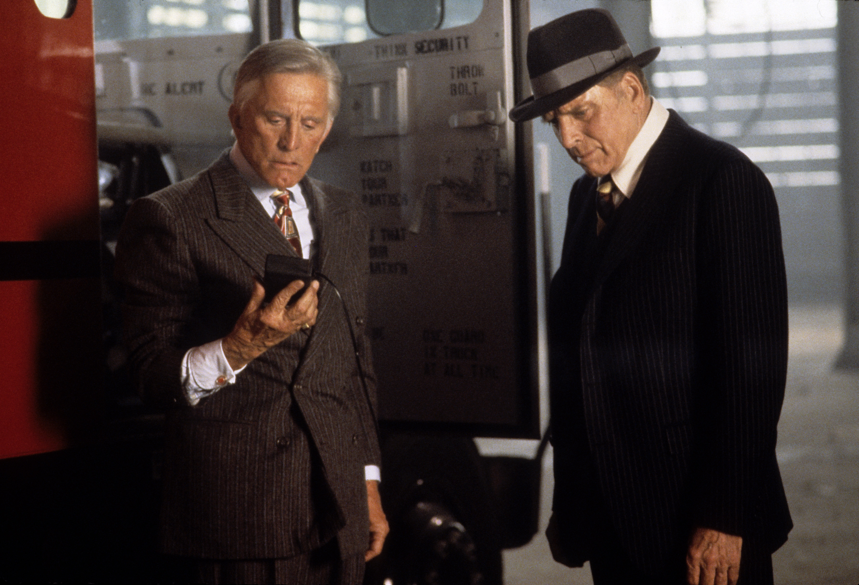 Actorul Kirk Douglas a murit la 103 ani. Mesajul transmis de fiul său, Michael Douglas