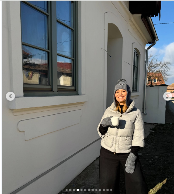 Andreea Esca și soțul ei și-au luat o nouă casă în Porumbacu de Sus. Cum arată locuința. „Această fereastră este una dintre bucuriile neașteptate ale anului 2025”