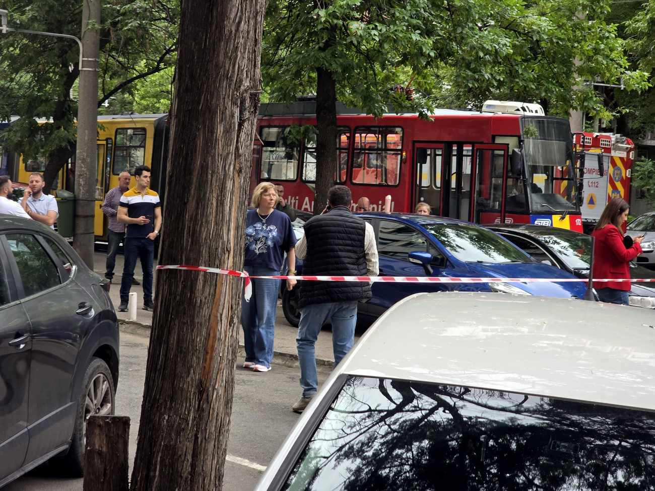 Primul salvator care a ajuns la liftul căzut cu 7 oameni în Ministerul Transporturilor povestește ce a văzut: „Nu țipa nimeni, i-am scos în 6 minute”