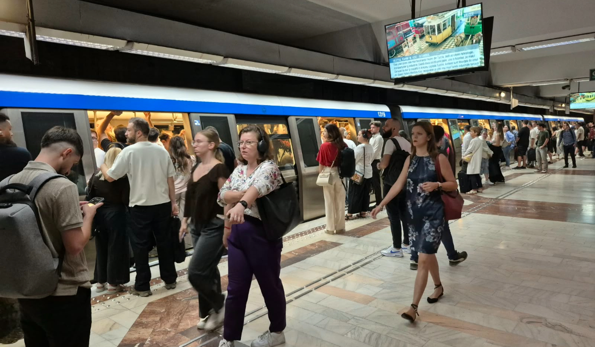 Aglomerație la metrou în București, 9 septembrie 2026