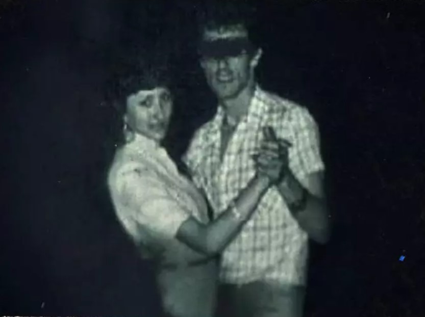 Imagini rare cu Viorica Dăncilă în tinerețe, înainte să intre în politică. Cum arăta brunetă și cu părul ondulat