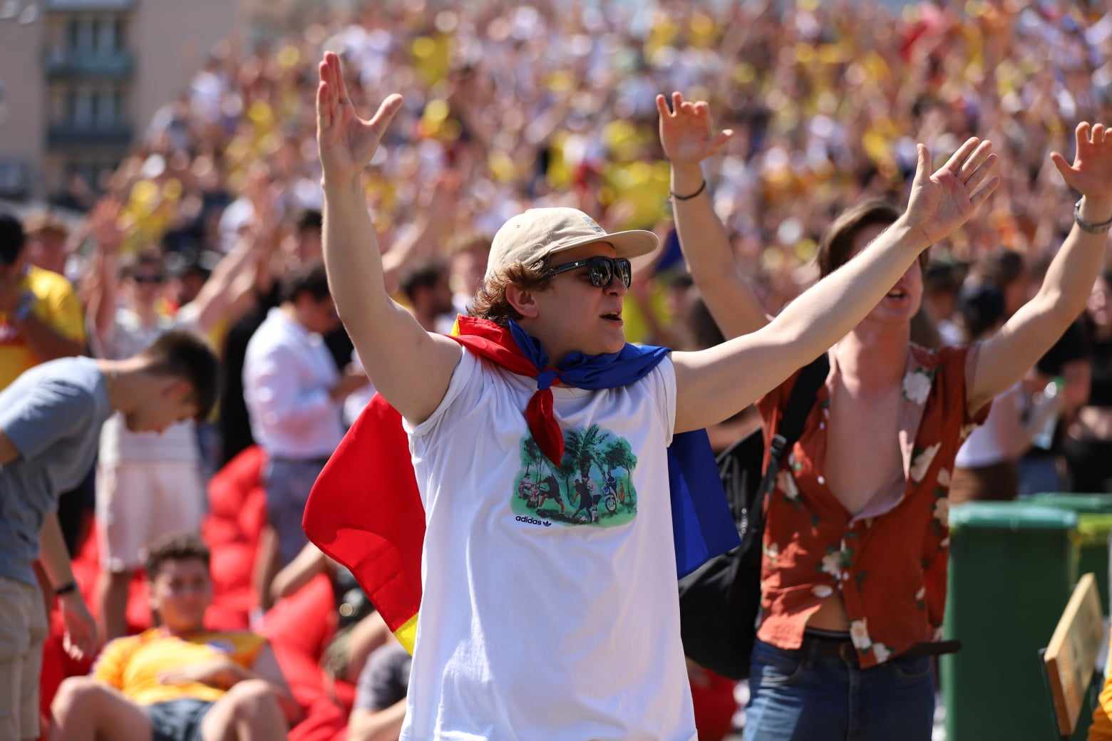 Bucurie de nedescris pe străzile din București, după victoria României în meciul cu Ucraina de la EURO 2024