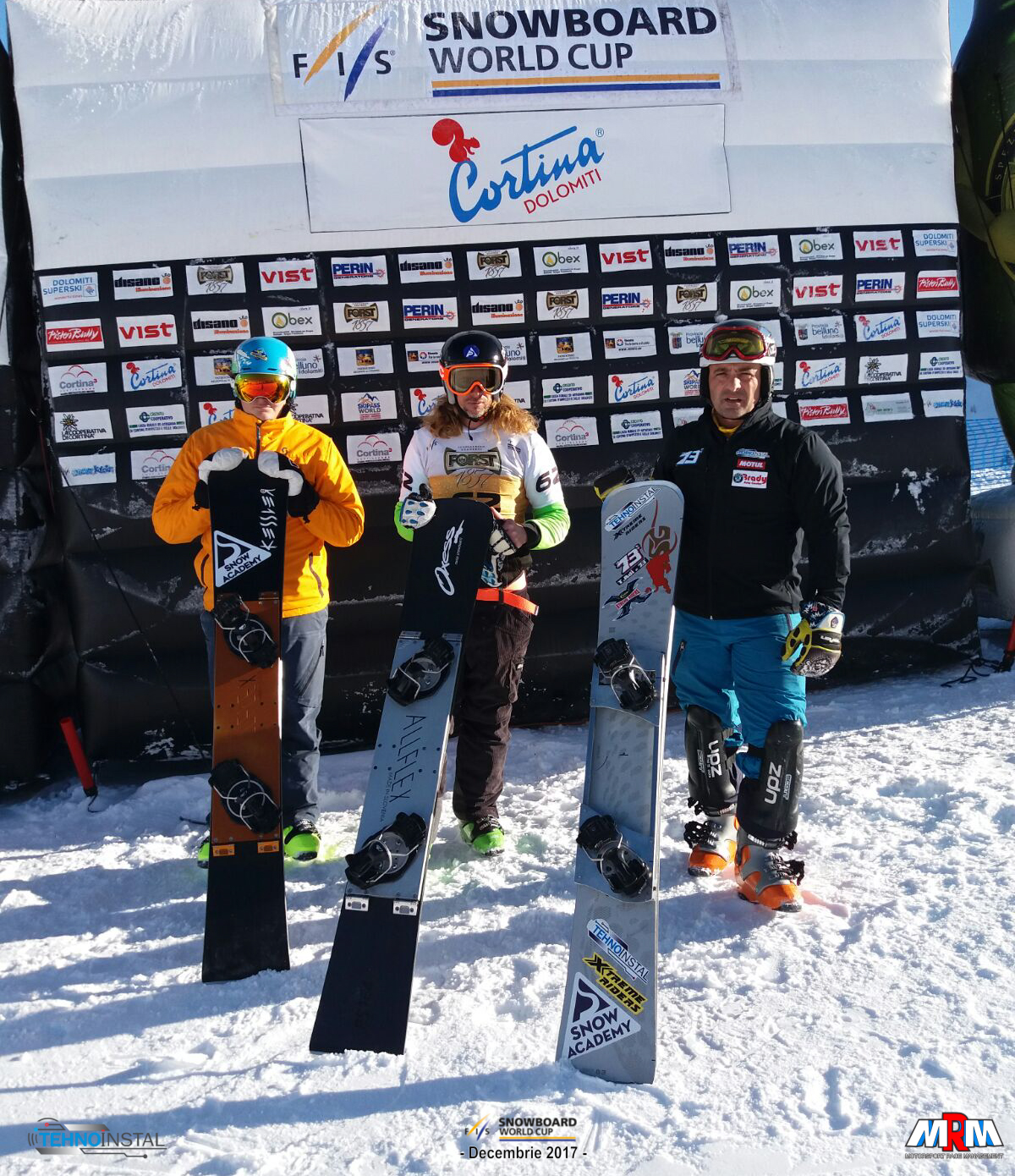 FOTO&VIDEO / Doi români participă la Campionatul Mondial de Snowboard: Adrian Teodorescu și Toma Zaharescu concurează la Cortina d’Ampezzo