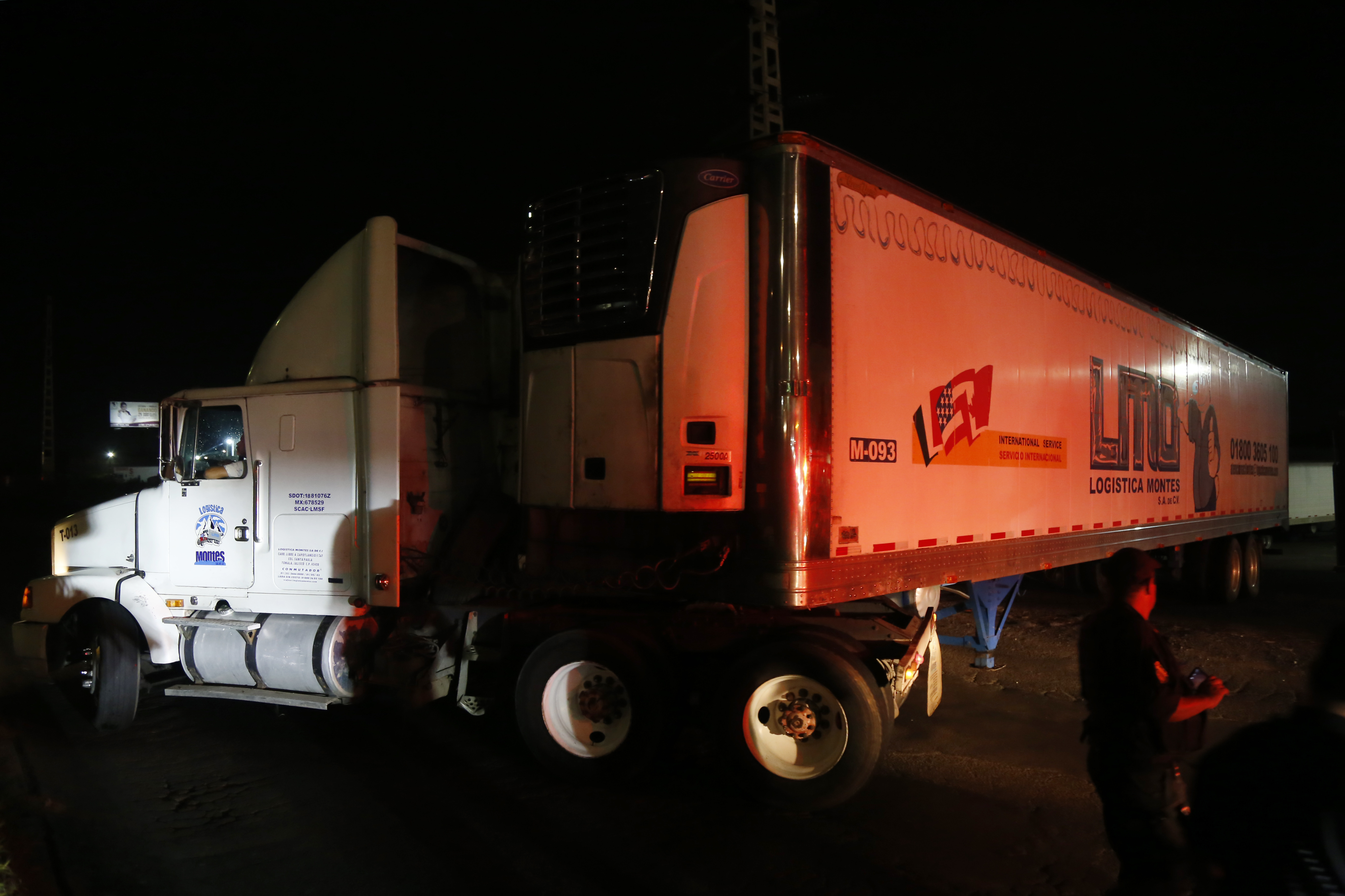 FOTO / Un camion încărcat cu cadavre se plimba pe străzile unui oraș din Mexic