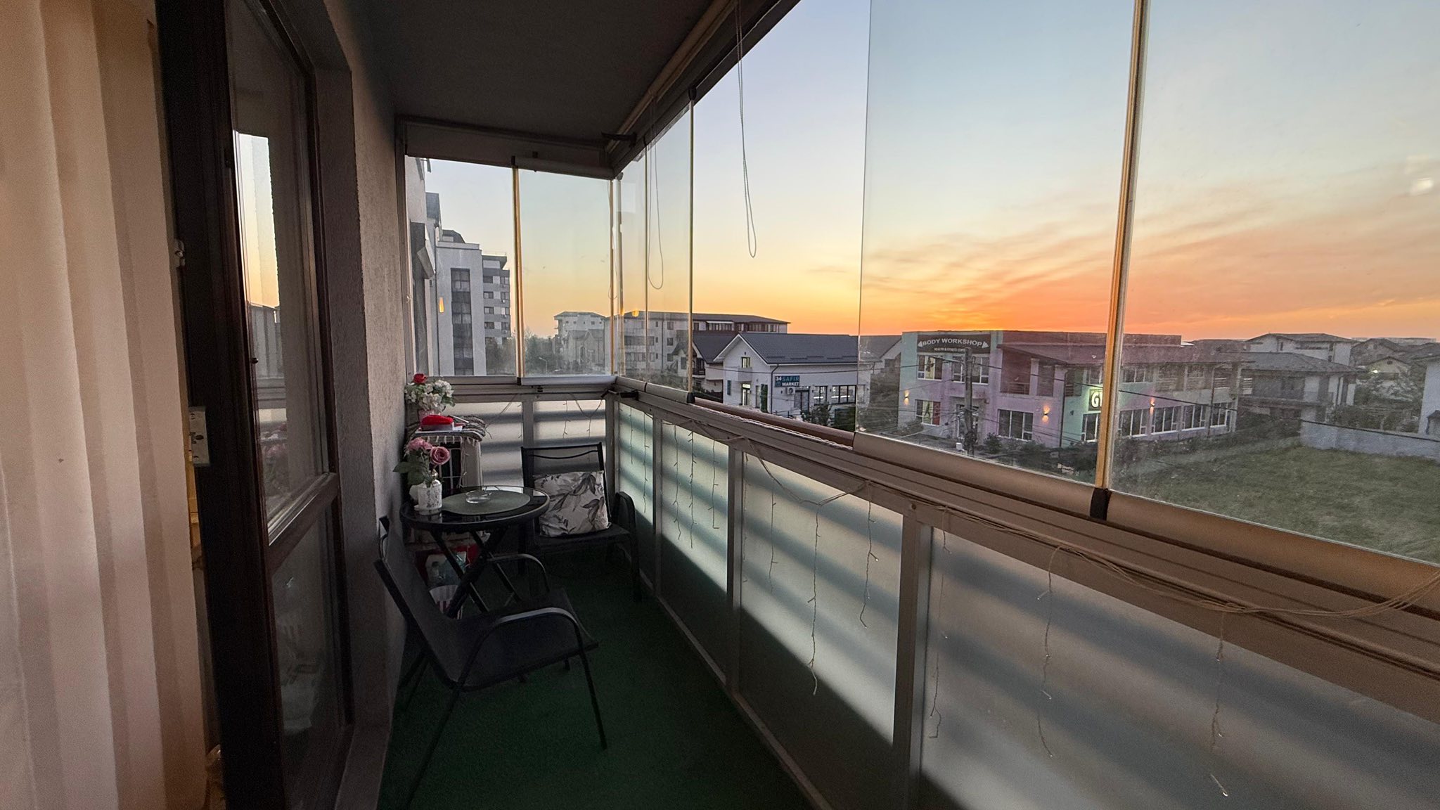 Imagini cu casa în care locuiește Deea Maxer. A scos apartamentul la vânzare: „E momentul să facem o schimbare”