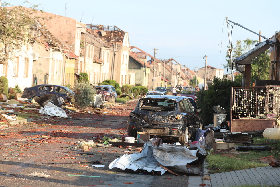 Cel puțin 4 morți în Cehia, după o tornadă care a devastat mai multe sate. Armata caută supraviețuitori