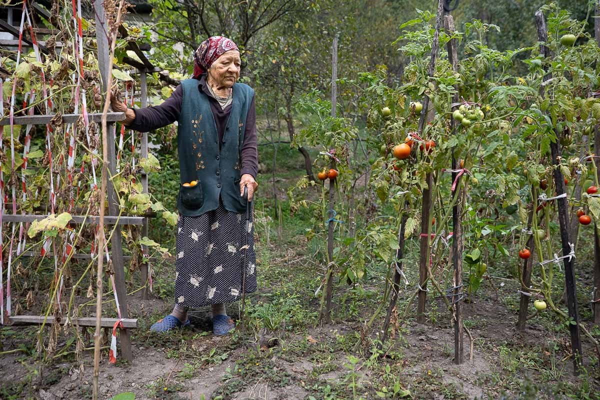 Mănâncă puțin, roagă-te, muncește. Sfaturi de viață lungă de la bătrânii din Ținutul Buzăului