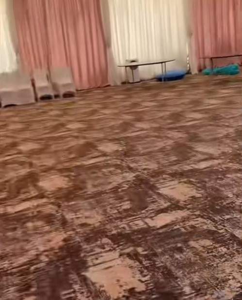 Imagini cu restaurantul lui Florin Salam. Cântărețul a făcut turul localului