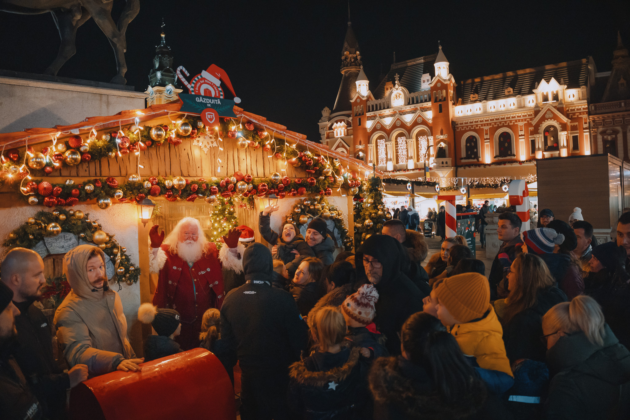 Târgul de Crăciun Oradea 2025. Miza pe artizanatul românesc, cu produse create de meșteșugari + un patinoar de 30 de metri lungime