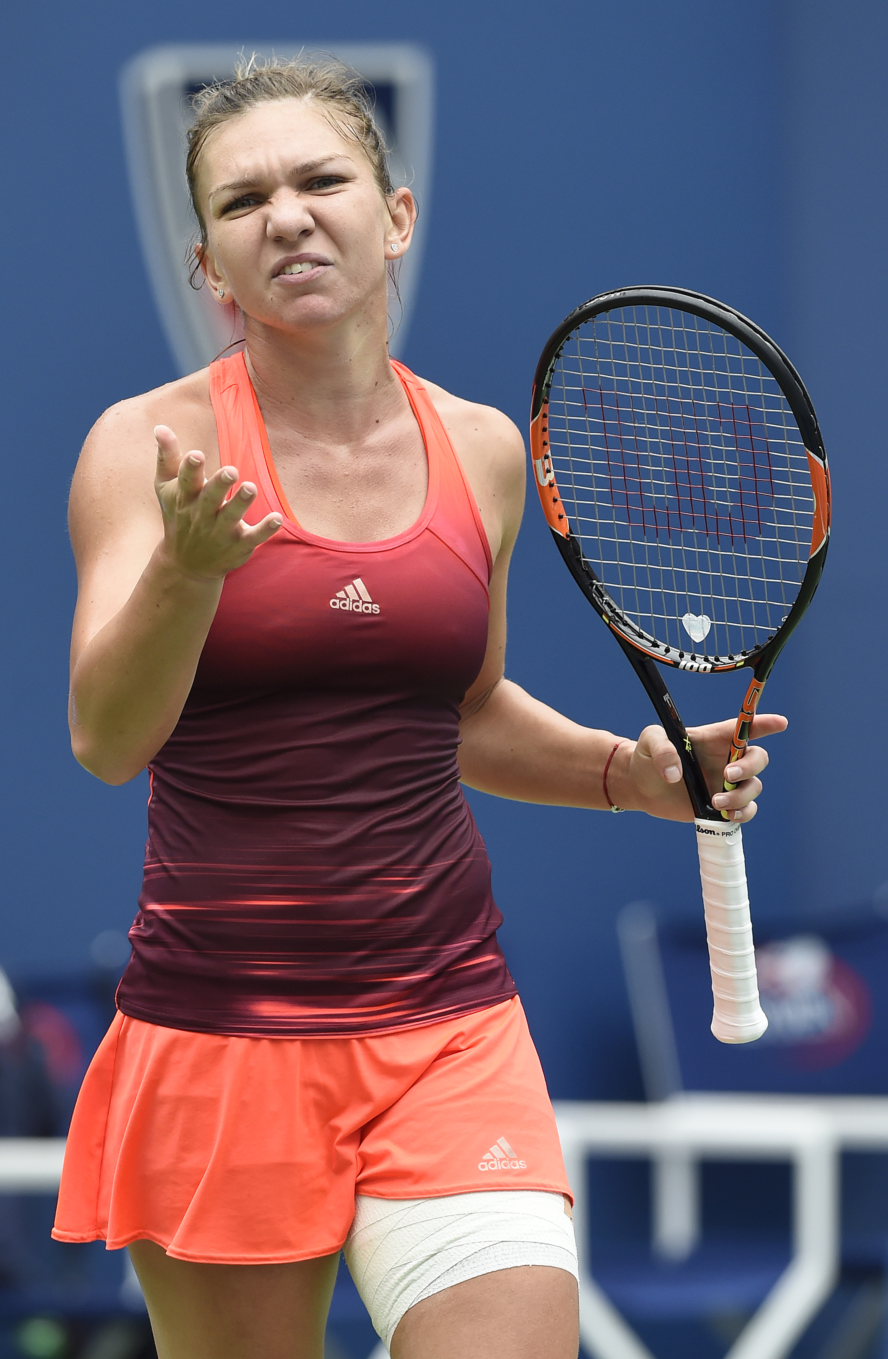 Imagine șocantă cu coapsa care o chinuie de doi ani pe Simona Halep. Dezvăluiri din tabăra echipei României de Fed Cup: ”Simona a plâns toată seara după meciul cu Pliskova. Înaintea partidei cu Kvitova, nu putea să meargă”