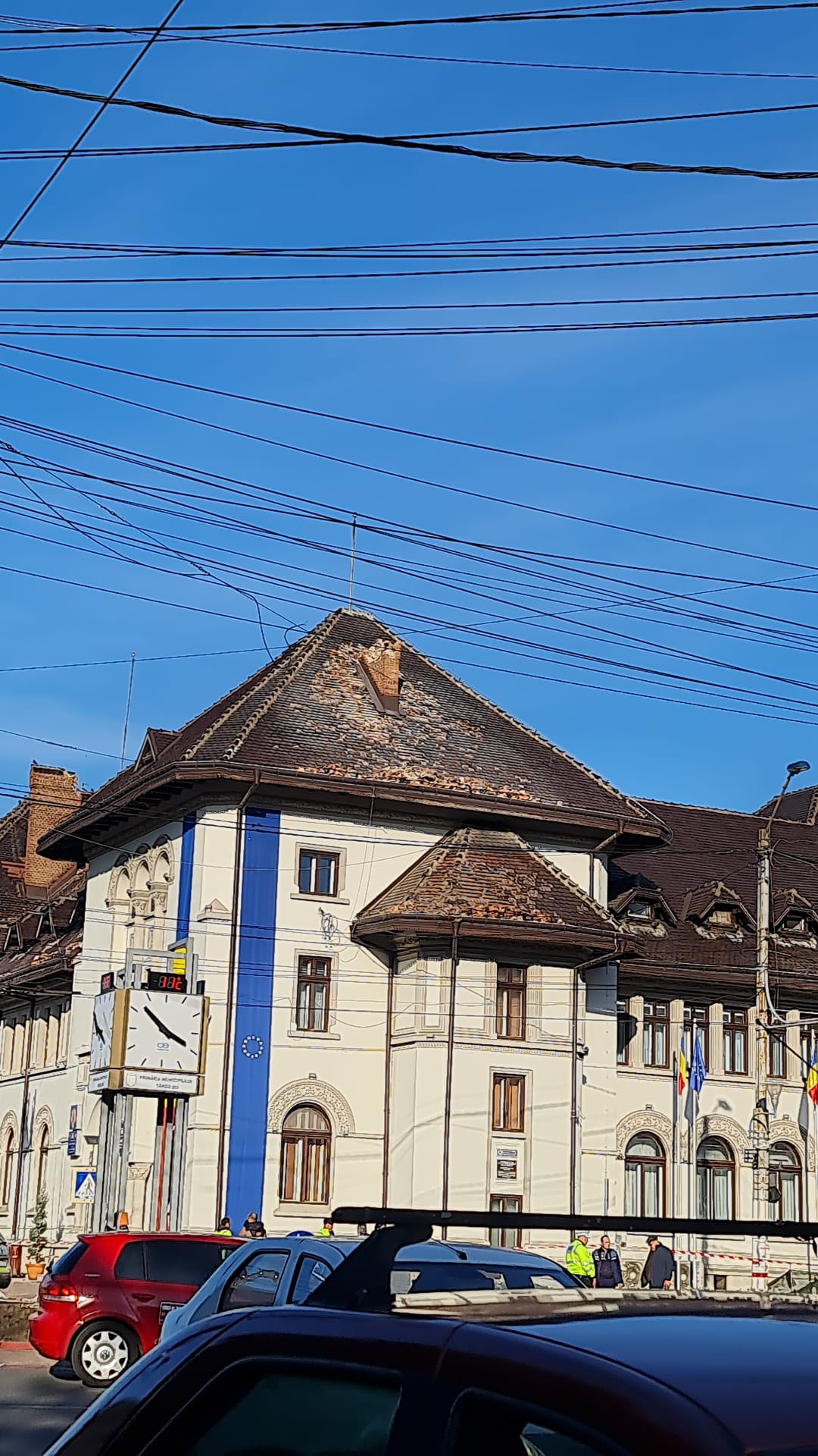 Imagini cu urmările cutremurului de 5,7 grade din Oltenia. Mai multe clădiri au fost avariate