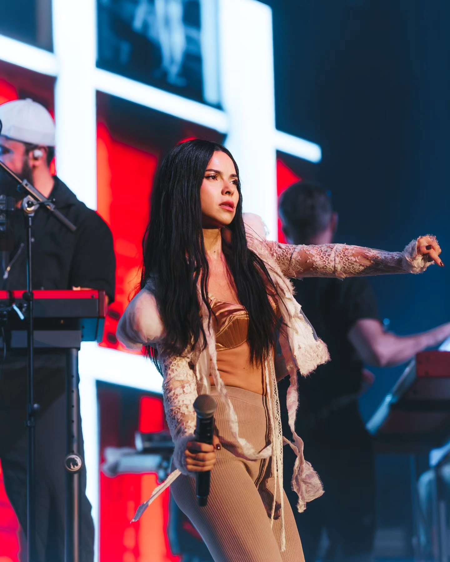INNA, mesaj puternic împotriva drogurilor pe scena de la „Beach, Please!” 2025: „Oamenii șmecheri muncesc și învață”
