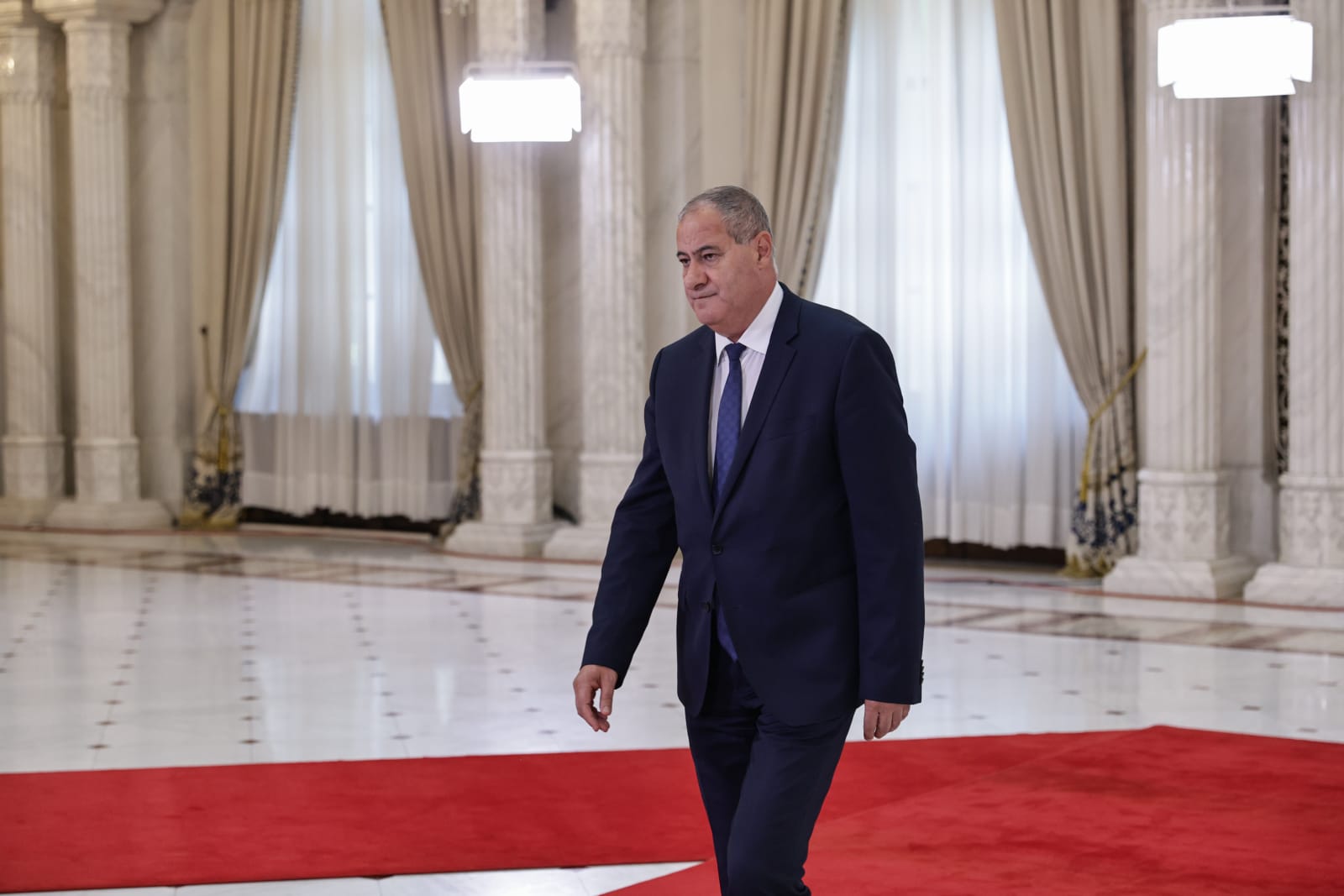 Cine a mers să-i aducă un ultim omagiu lui Ion Iliescu la Palatul Cotroceni