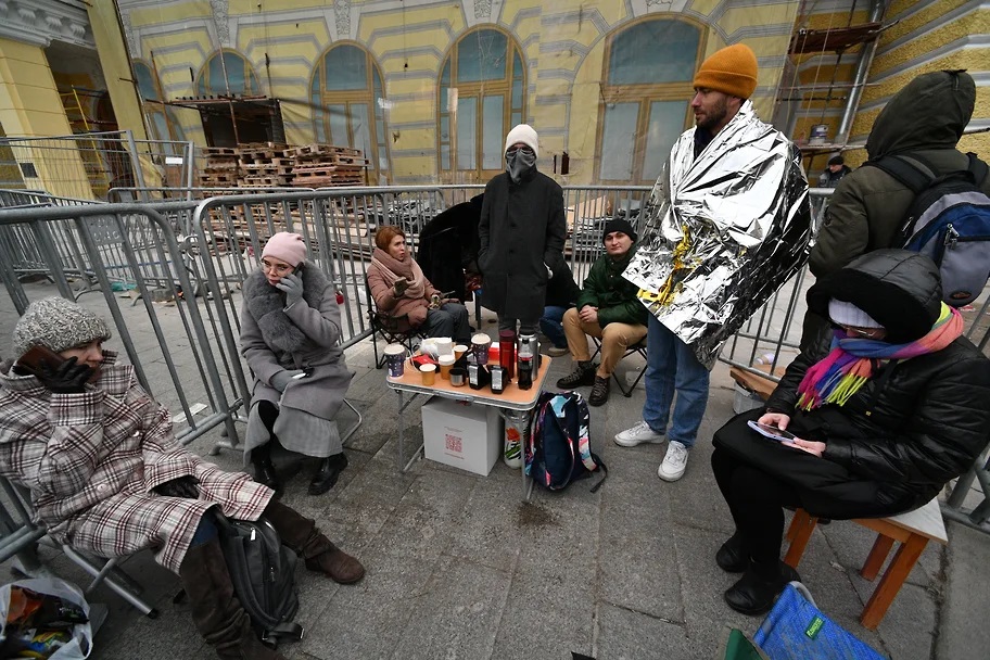 Rușii au stat la cozi uriașe mai multe zile, în fața Teatrului Balșoi din Moscova, ca să cumpere bilete la baletul „Spărgătorul de nuci”