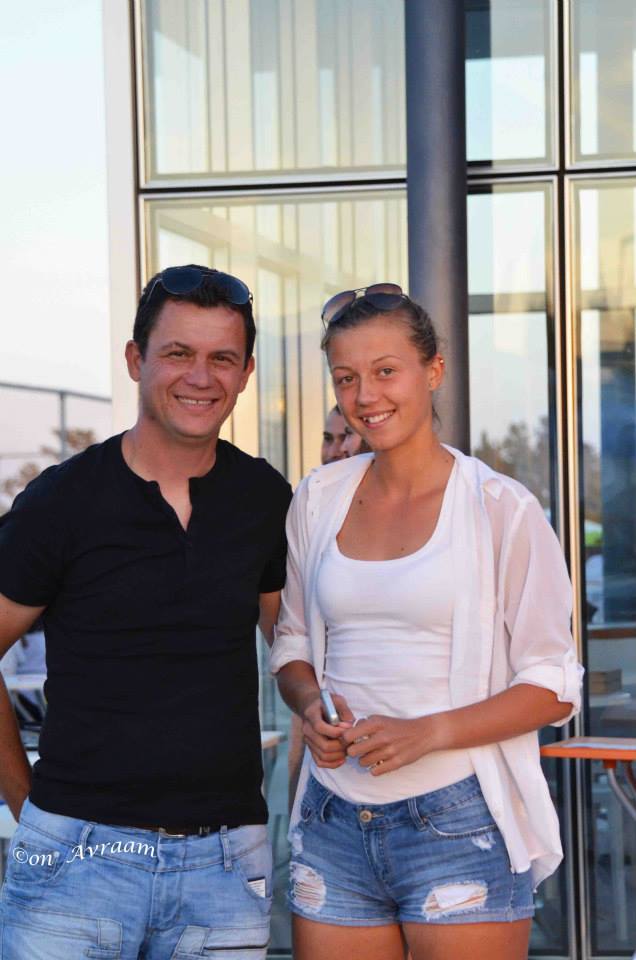 Un mare talent al tenisului tricolor se stinge în Cipru: ”Caut sponsor, pentru a-mi realiza visul!”. Raluca Șerban a intrat pe mâna antrenorului care l-a făcut mare pe Baghdatis. Sportiva este valoroasă, dar și frumoasă / GALERIE FOTO