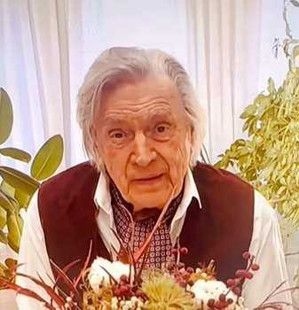Cum a apărut Florin Piersic la 90 de ani, la Piatra Fest 2026. Imaginile cu marele actor au emoționat publicul