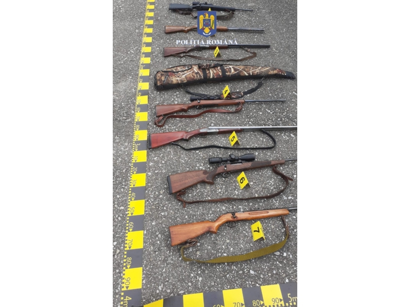 Peste cinci tone de carne de vânat și 197 de trofee, confiscate de la braconieri. 566 de persoane sunt cercetate
