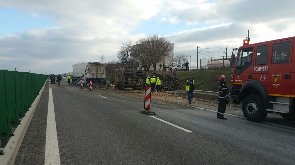 Accident pe Autostrada Soarelui.  Două persoane au murit. Traficul este blocat VIDEO