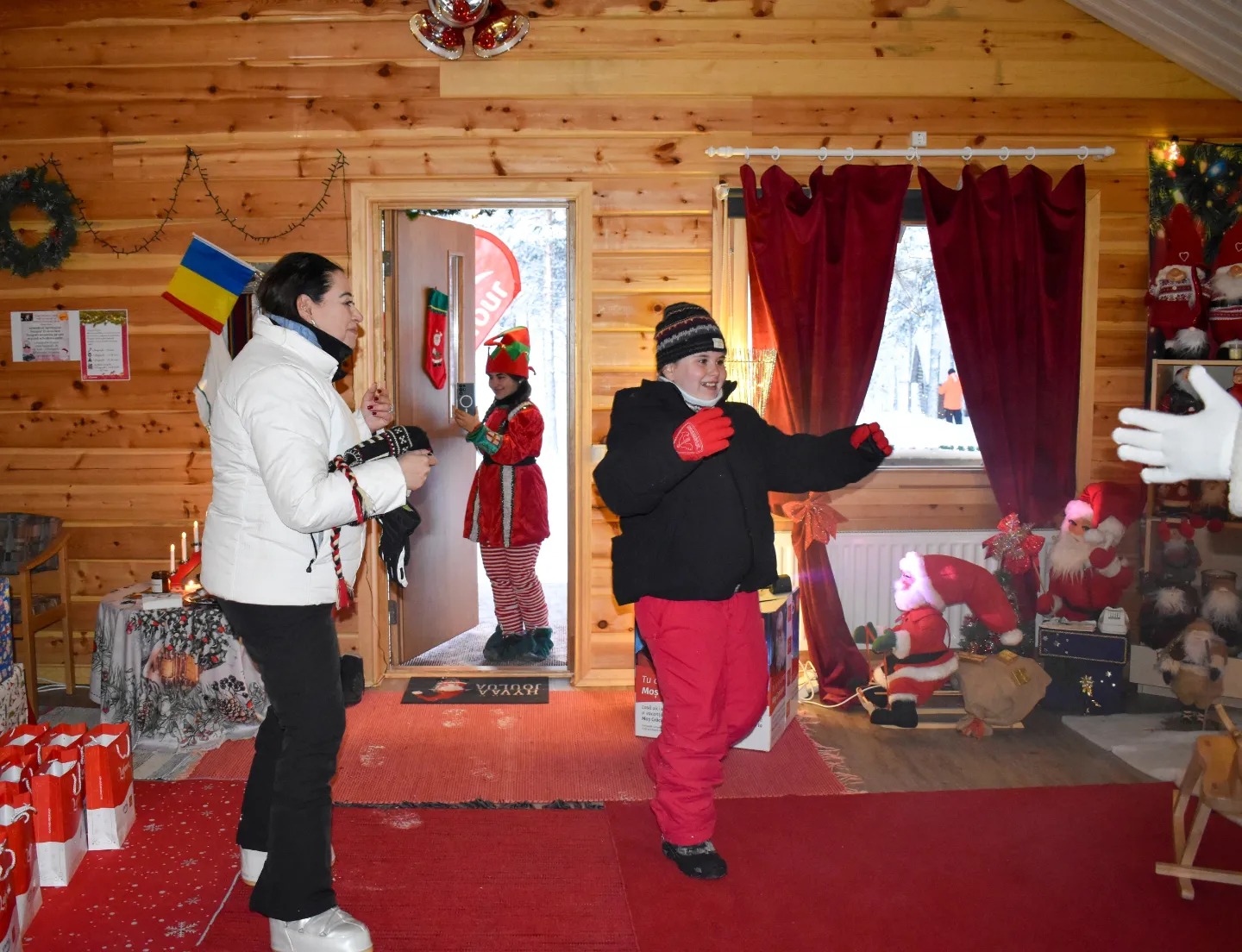 Apelul făcut de Oana Roman după ce ea și fiica ei s-au întors din Laponia. „Dragii mei, am nevoie de ajutorul vostru. Nu a venit nimeni să ne ia”