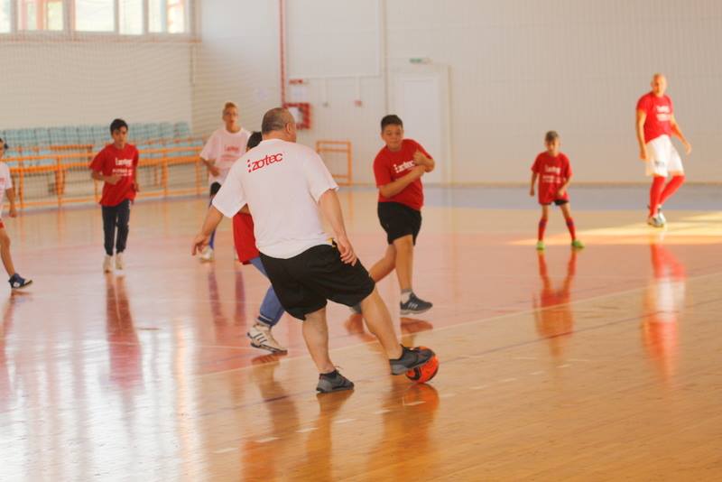 Axinia și Lefter au jucat ”Fotbal pentru o viață mai bună” / GALERIE FOTO