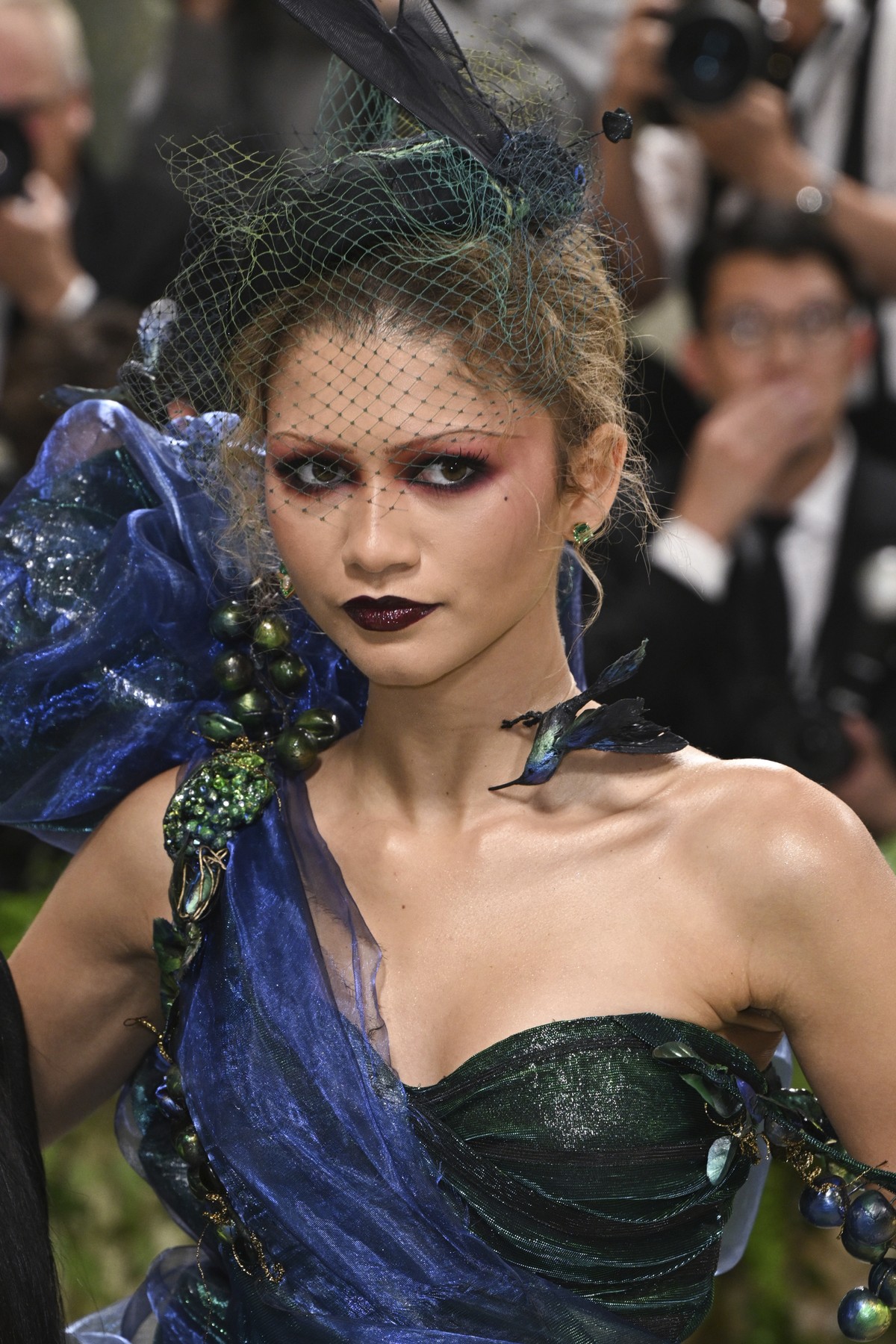 Zendaya a adus drama la Met Gala 2024. A schimbat două ținute, una dintre ele e creată în 1996, anul în care s-a născut