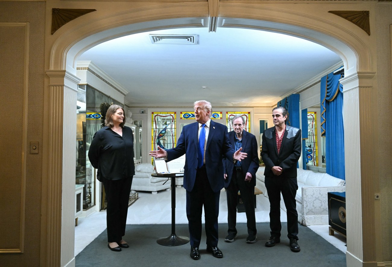 Donald Trump a vizitat pentru prima dată casa lui Elvis Presley, Graceland: „Sunt un mare fan. Știu că și-a iubit mama foarte mult”