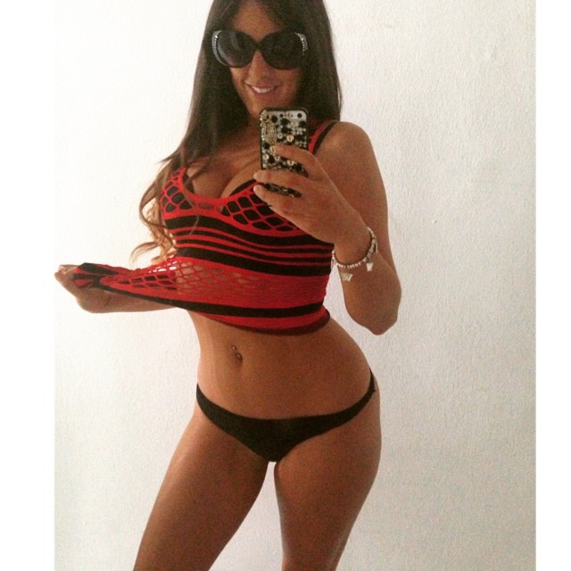 Ea e Claudia, te face să îți stea inima! Ține cu Milan și vrea să arbitreze în Serie A / GALERIE FOTO HOT
