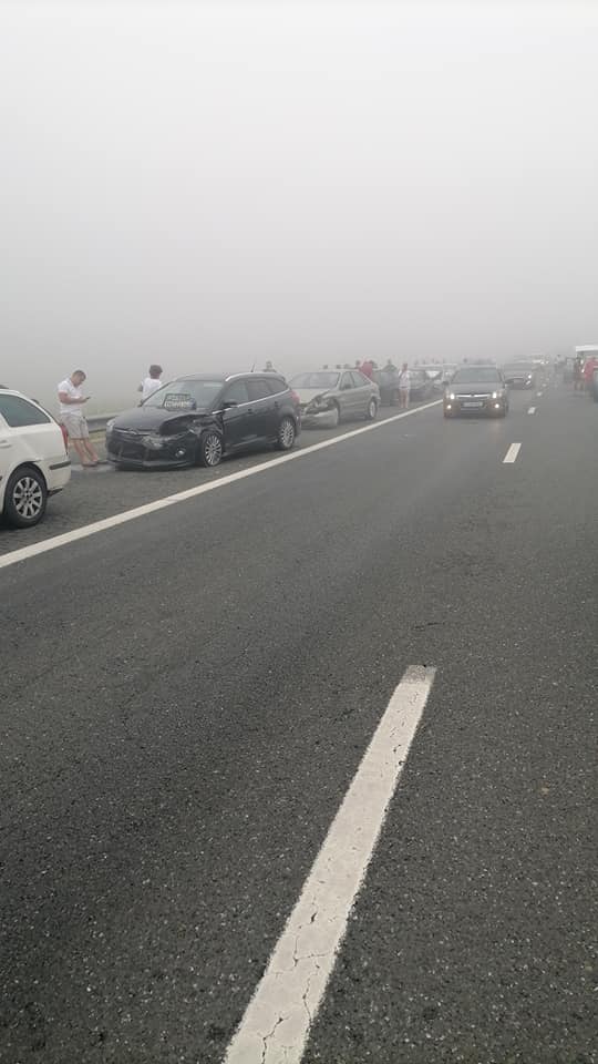 Haos pe drumul spre mare: 55 de mașini, implicate în 4 accidente în lanț pe Autostrada Soarelui. Peste 20 de oameni au fost răniți