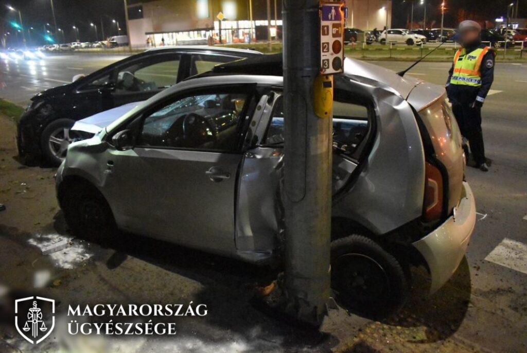 Hat év fogházat kérnek a fiatal sofőrre, aki három ember halálát okozta a Faraktár utcában