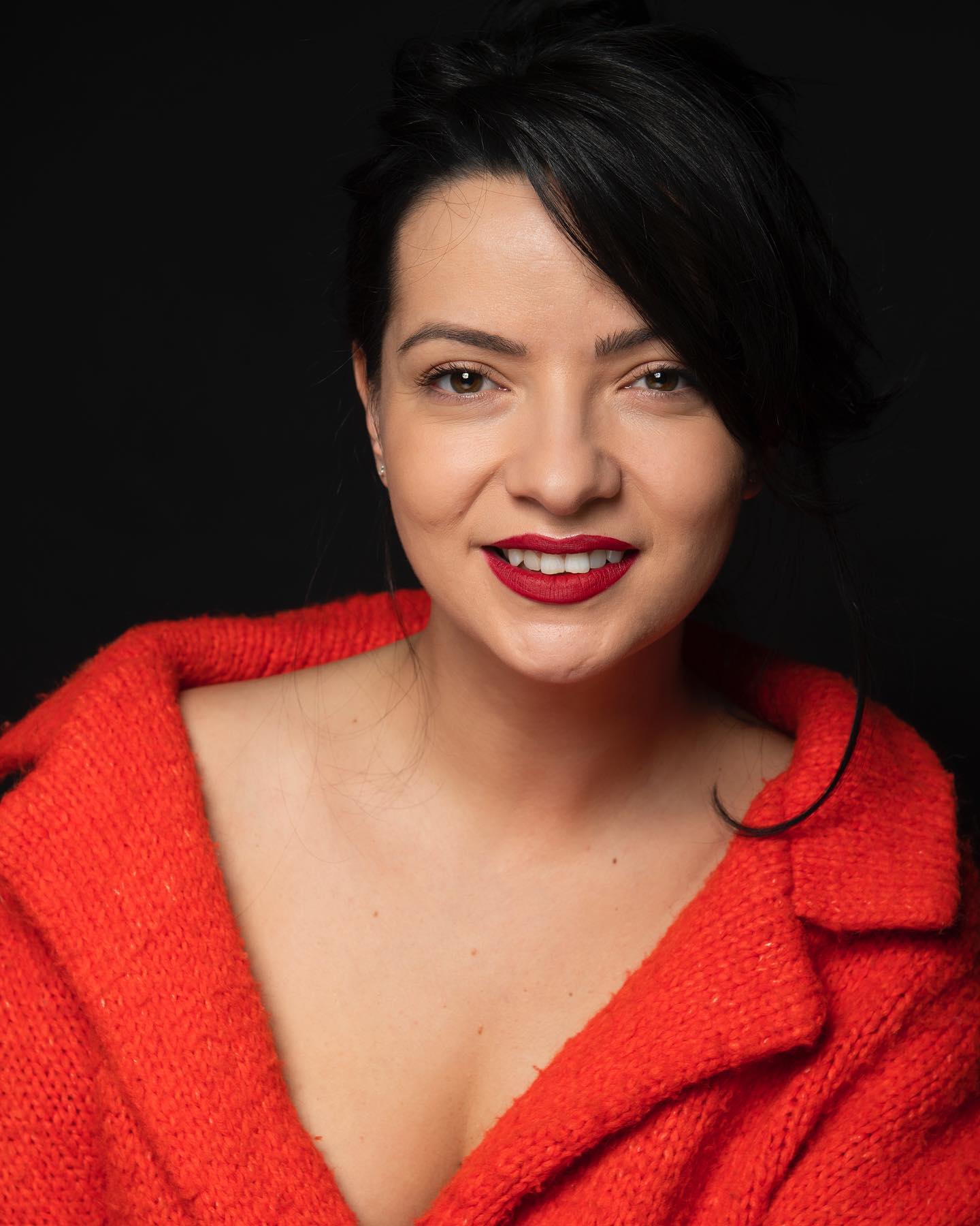 Anca Dinicu și-a dus fiul în prima vacanță la plajă. Imagine rară cu Radu și partenerul actriței, Georgian Păun