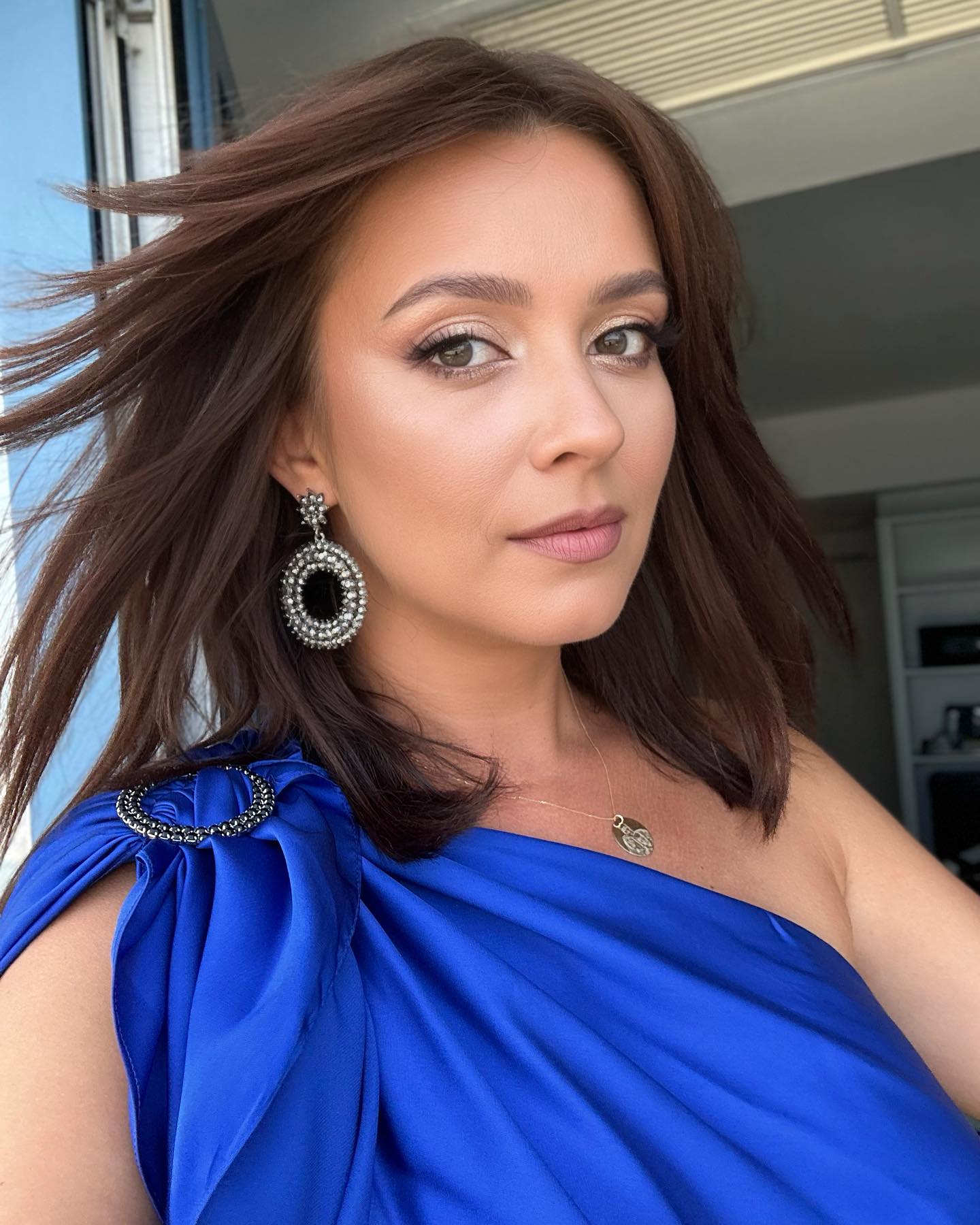 Diana Dumitrescu, schimbare radicală de look. Fanii nu au mai recunoscut-o pe stradă: „Îmi permit liniștită să ies nemachiată”