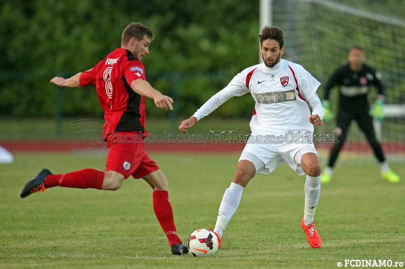 FOTO/ Dinamo, distracție cu amatorii: ”câinii” au mușcat din ”nomazi”!