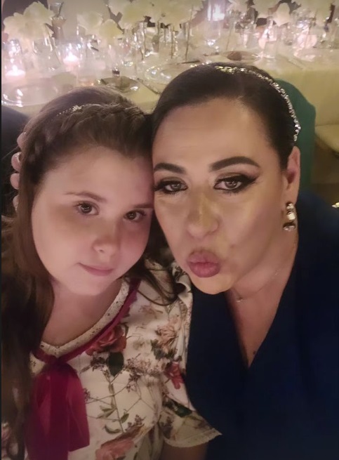 Fiica Oanei Roman muncește și are salariu la doar 10 ani. Ce face Isabela cu banii câștigați: „Am avut discuții cu ea că nu trebuie să se dea superioară”