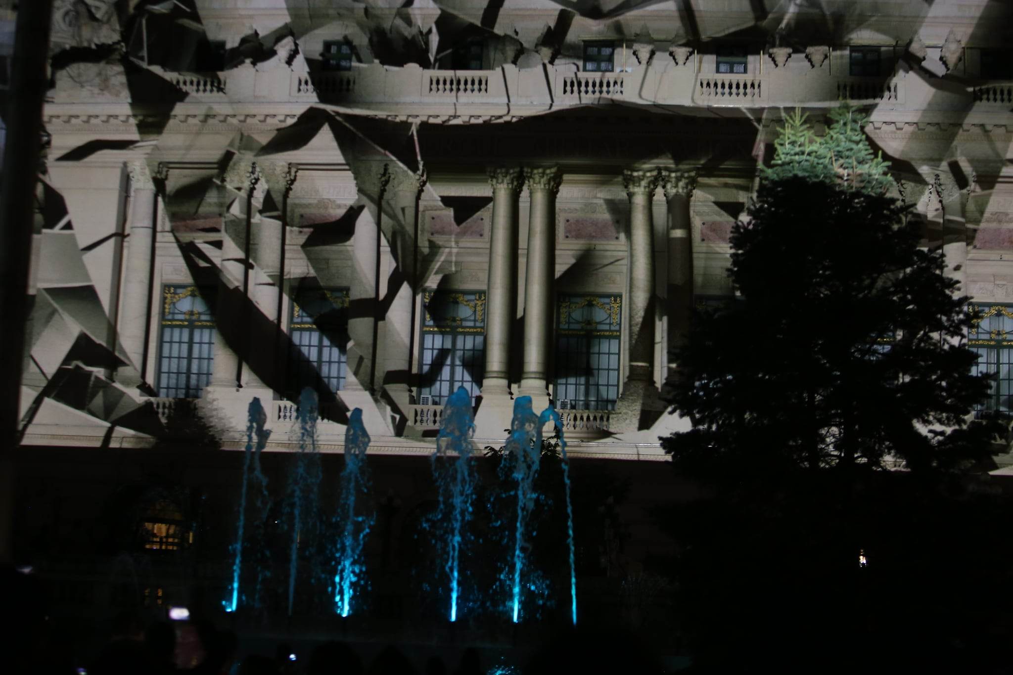 Spotlight 2023. Imagini spectaculoase surprinse pe Calea Victoriei de la festivalul luminilor