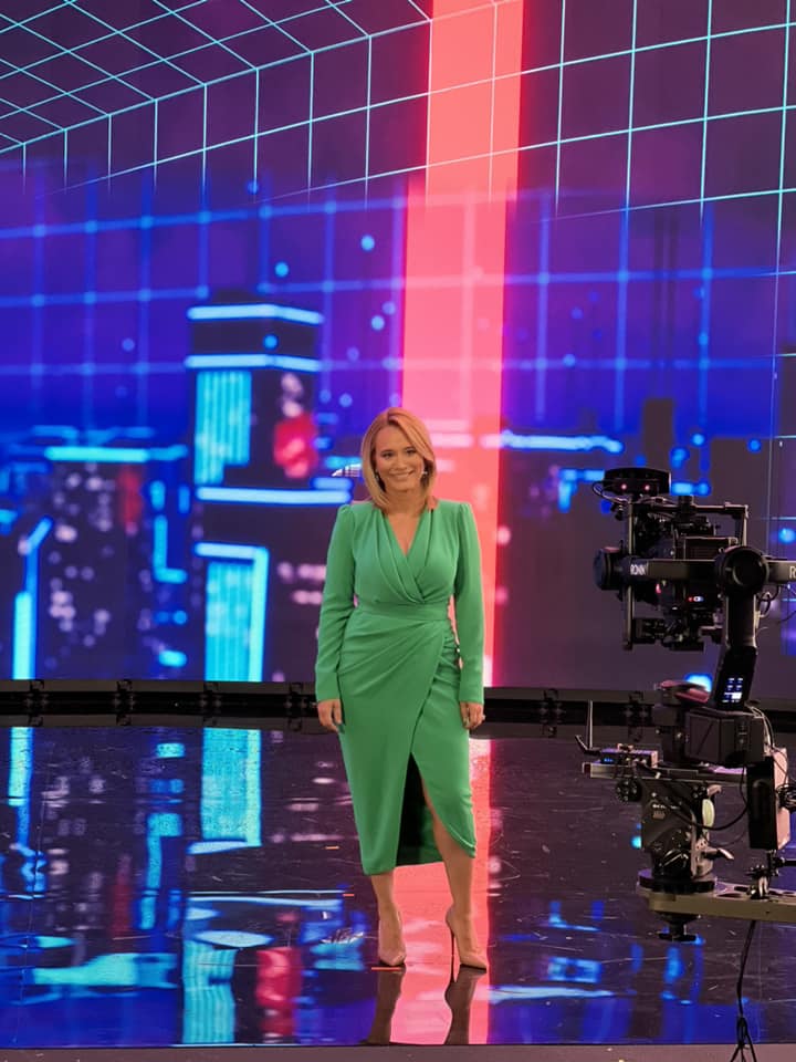 Cum se distrează Andreea Esca la petreceri: „Cineva voia să mă servească cu o băutură alcoolică și eu dansam ca nebuna”. Deliric a fost de față