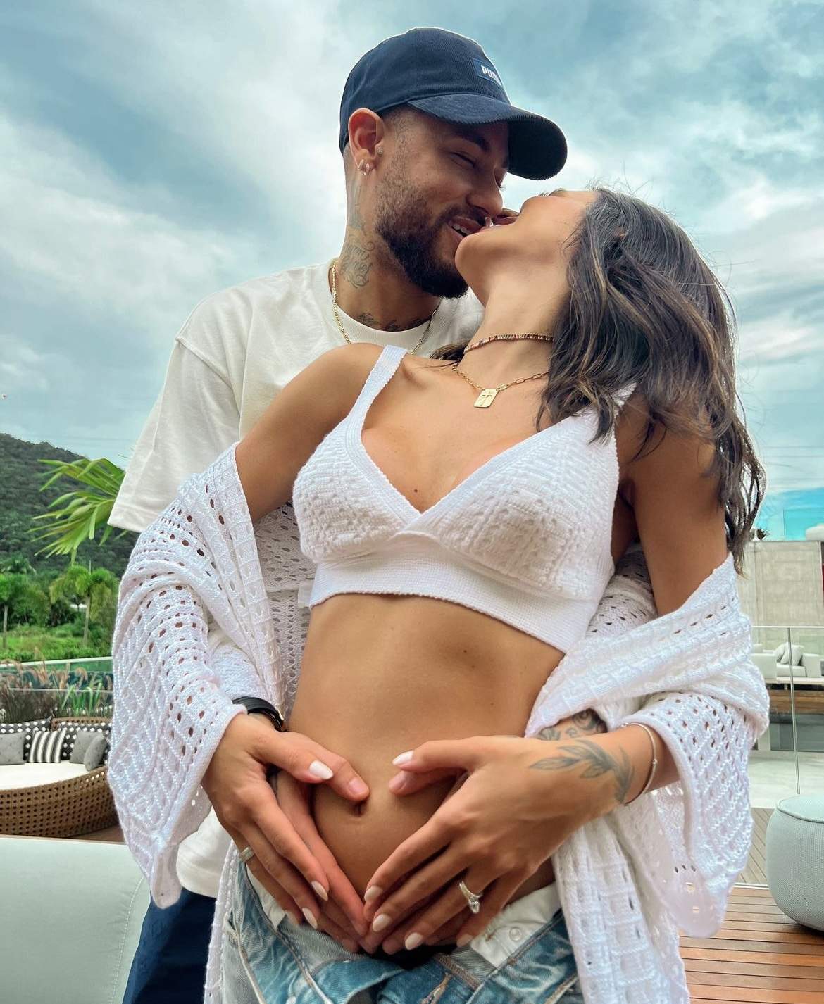 Neymar i-a cerut scuze public iubitei sale că a înșelat-o: „Am făcut o greșeală”. Bruna Biancardi este însărcinată