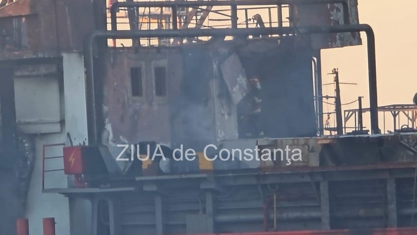 Incendiu puternic în Portul Midia, unde o navă încărcată cu minereu a luat foc. Ce au distrus flăcările