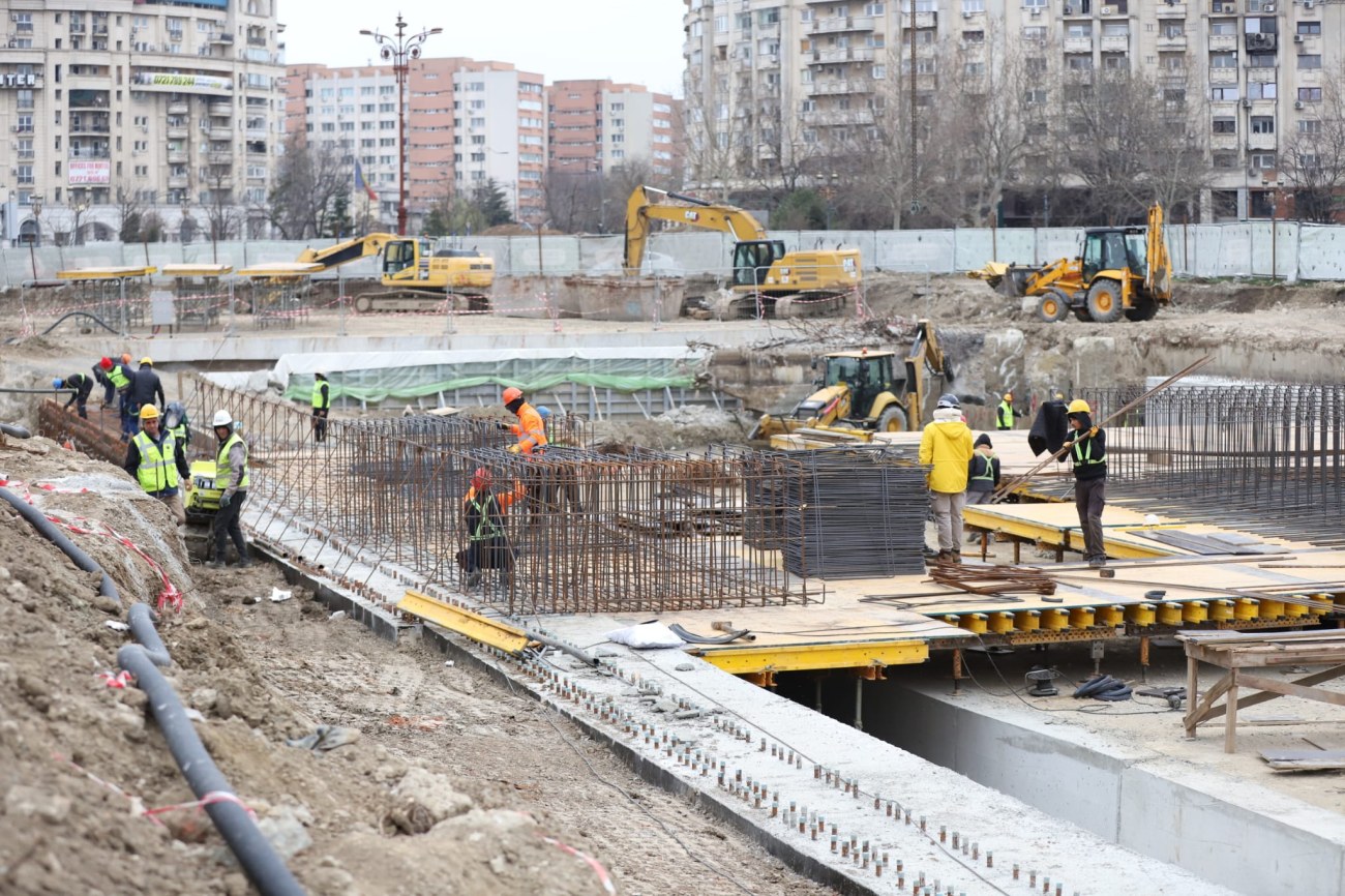 Daniel Băluță anunță când se redeschide traficul în zona Hanul lui Manuc din București. Lucrările la Planșeul Unirii au ajuns la 50%