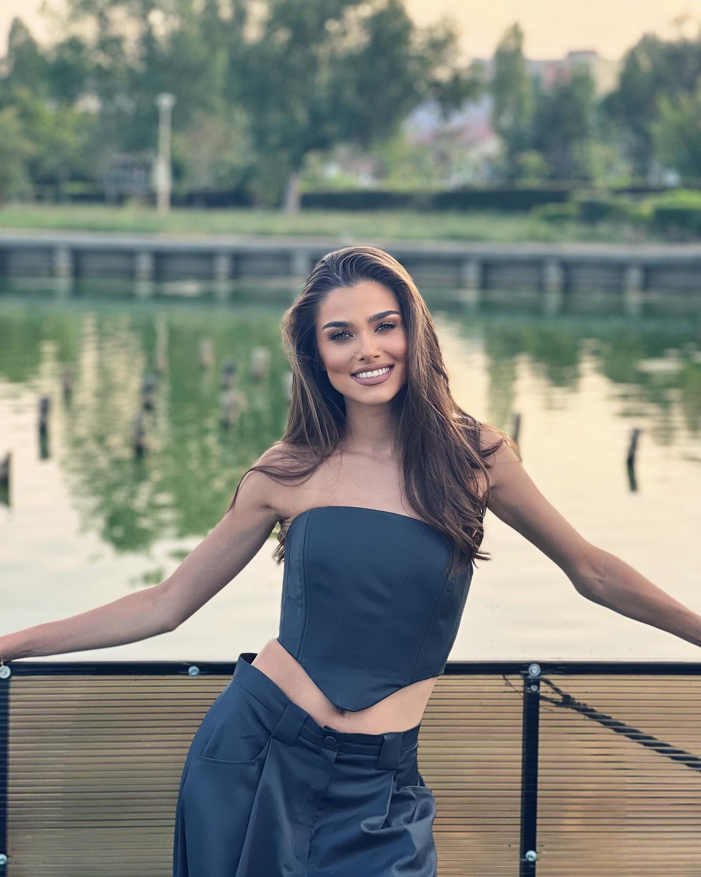Theo Rose a răbufnit pe internet: „Am găsit vinovata pentru tot ce se întâmplă: mama”. Ce a pățit cântăreața