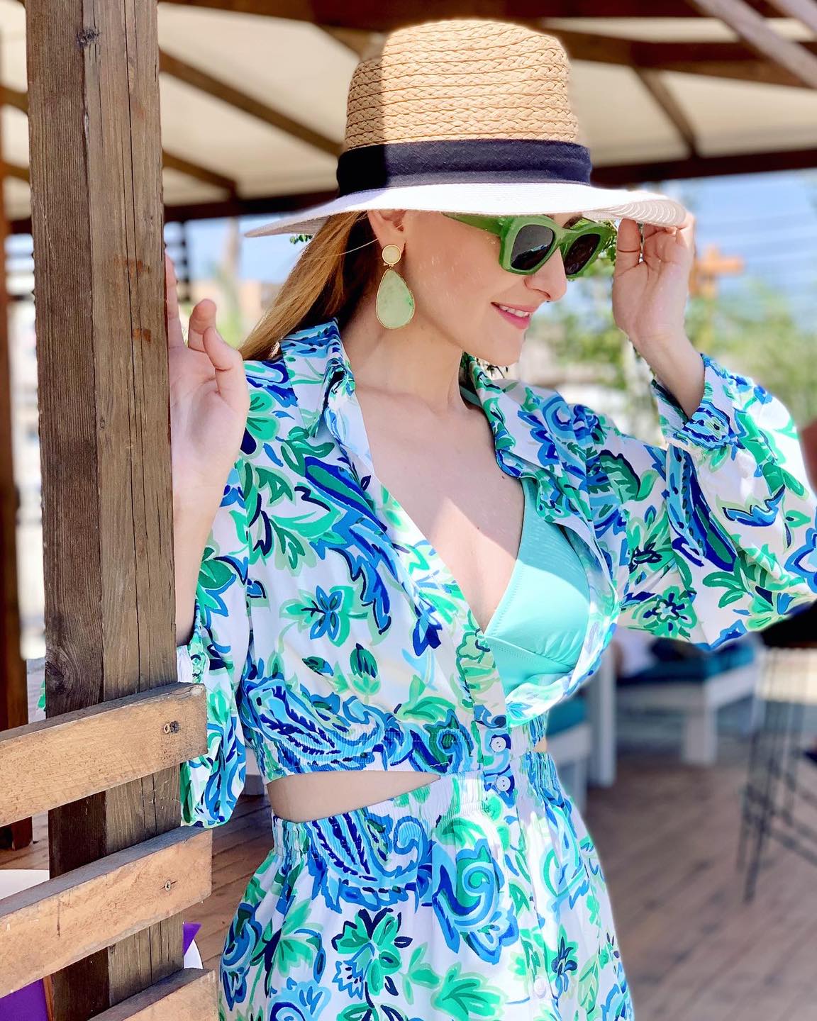 Alina Sorescu a fost la mare cu fetițele, în plin proces de divorț cu Alexandru Ciucu. Cum s-a afișat cântăreața