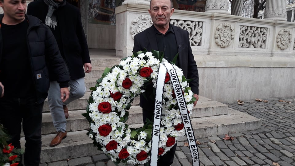 FOTO/ Actorul Dorel Vișan, la înmormântarea ziaristului George Stanca. “Era nemulțumit de el și de alții“