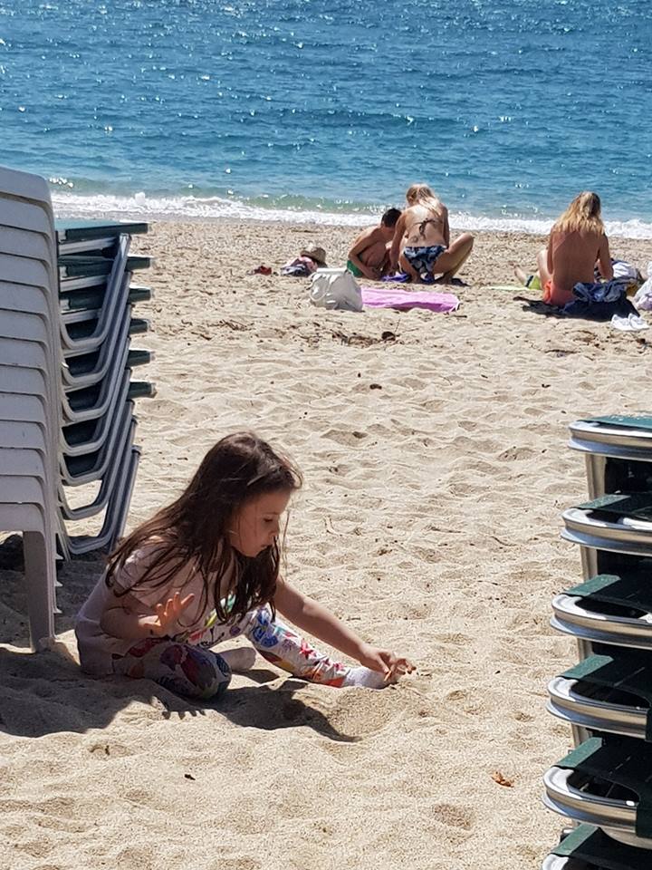 Oana Roman, departe de țară de sărbătorile pascale. Unde petrece vedeta cu familia ei / FOTO