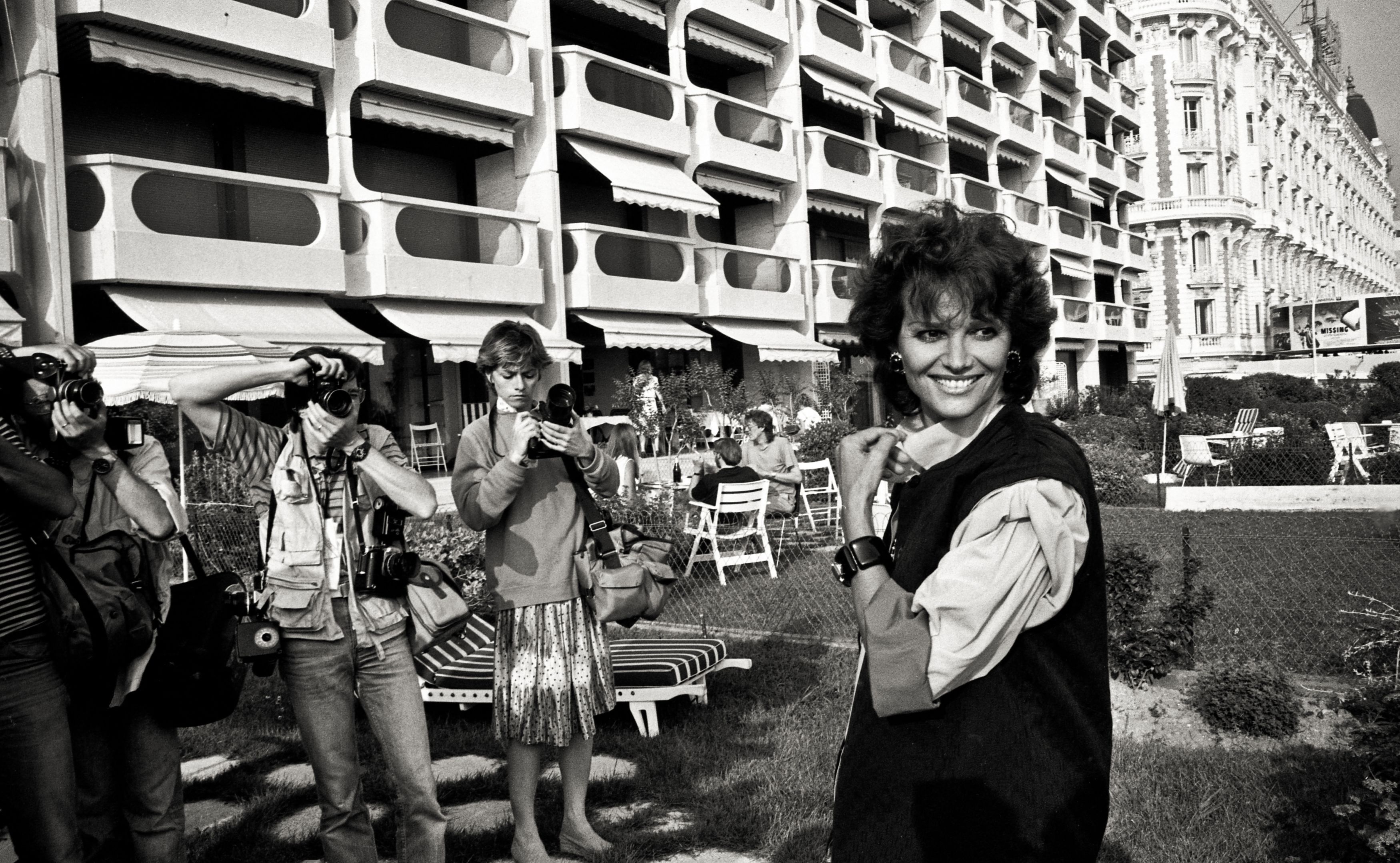 Florin Piersic și Claudia Cardinale, sărut memorabil în urmă cu 16 ani. Actorul nu și-a putut stăpâni emoțiile pe scenă: „Recunosc, mi-a scăpat”