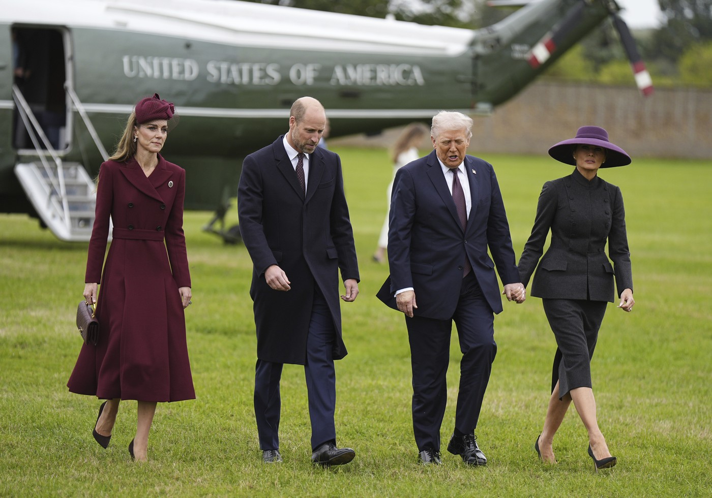 Moment viral cu Kate Middleton. Prințesa de Wales a coborât scările cu spatele pe tocuri de 10 cm